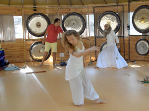 Deniz dancing